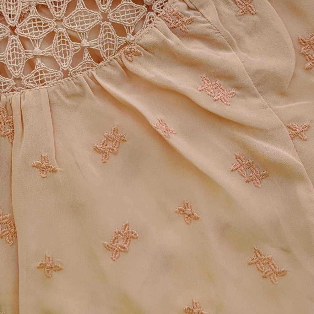 Lucky Brand Blouse Embroidered Semi-Sheer Lace Button Front Rose Tan S/M NWT - Picture 13 of 14